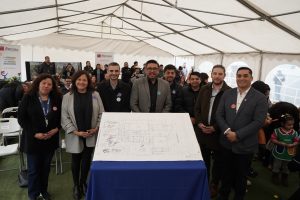Lee más sobre el artículo EN LA PAZ SE REALIZÓ CEREMONIA DE PRIMERA PIEDRA DE JARDÍN INFANTIL Y SALA CUNA ANTÜ RAYEN.
